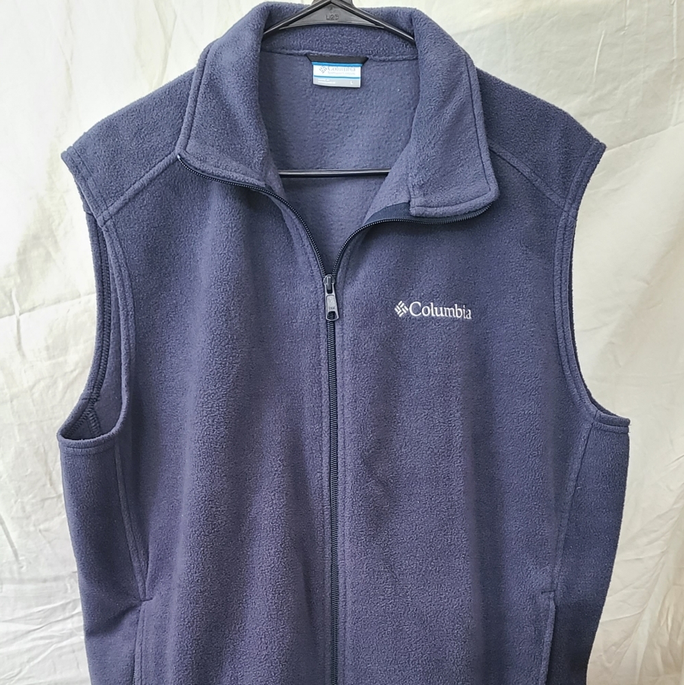 Navy blue Columbia fleece vest